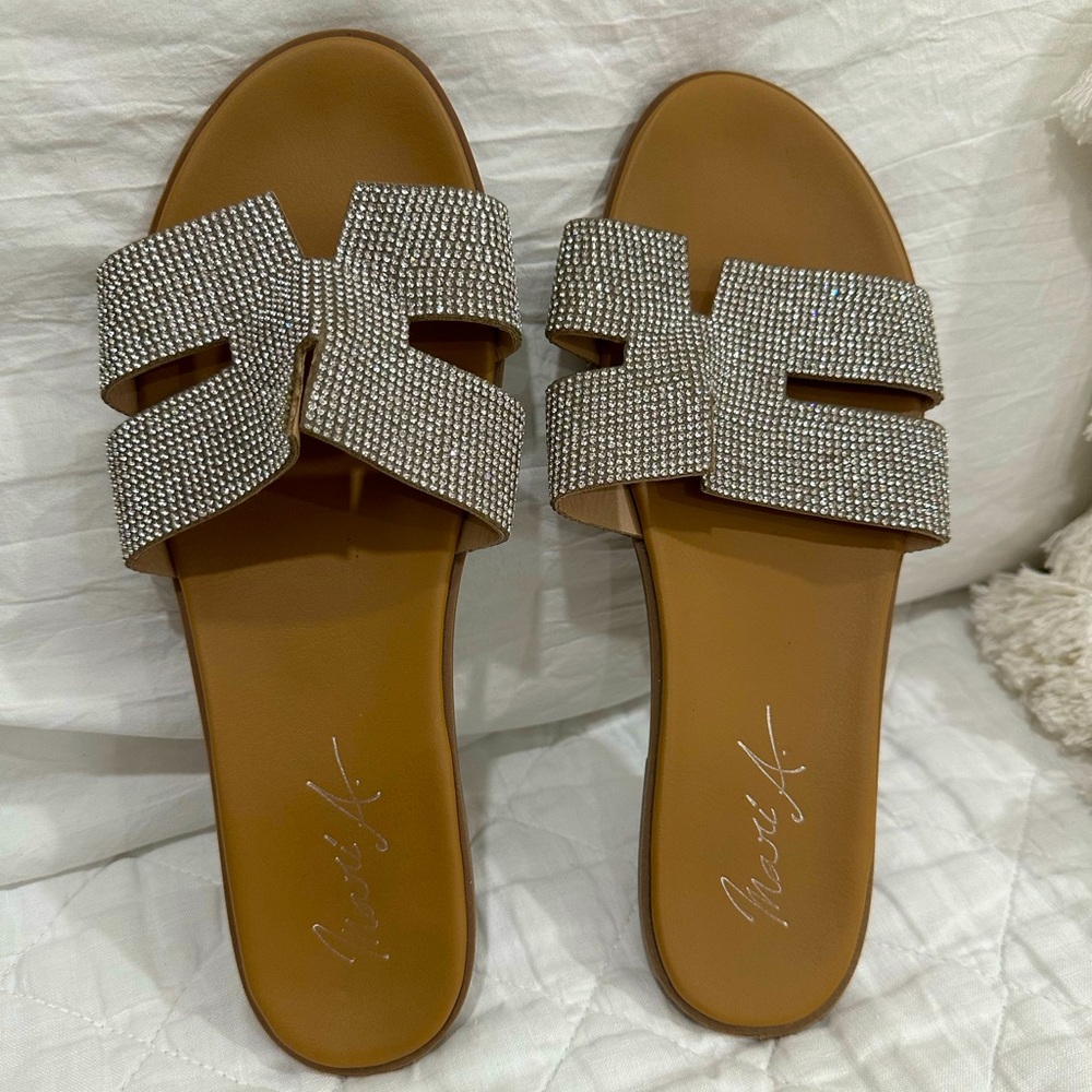 Elegant Silver Rhinestones Slide Sandals